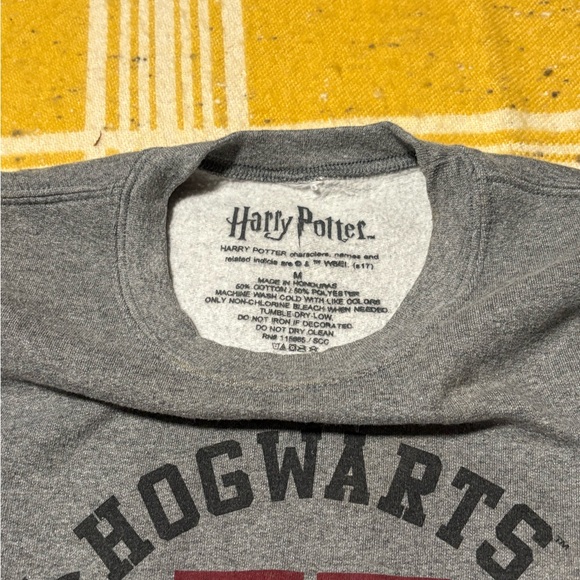 Harry Potter Gray Hogwarts Alumni Sweater - Picture 3 of 3